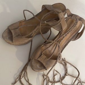 Schutz wedges sz 10 used good condition